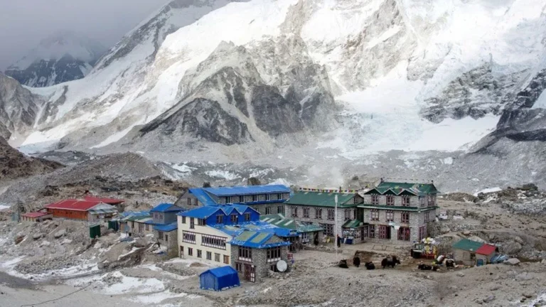 The-last-stop-of-Everest-base-camp-Gorakshep-Village